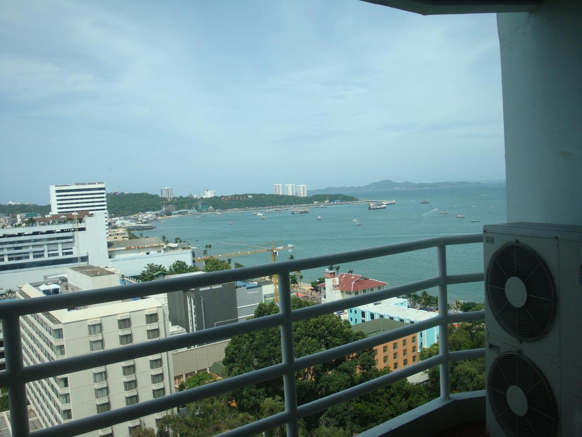Appartamento Joy Shop At View Talay 6 Pattaya Esterno foto